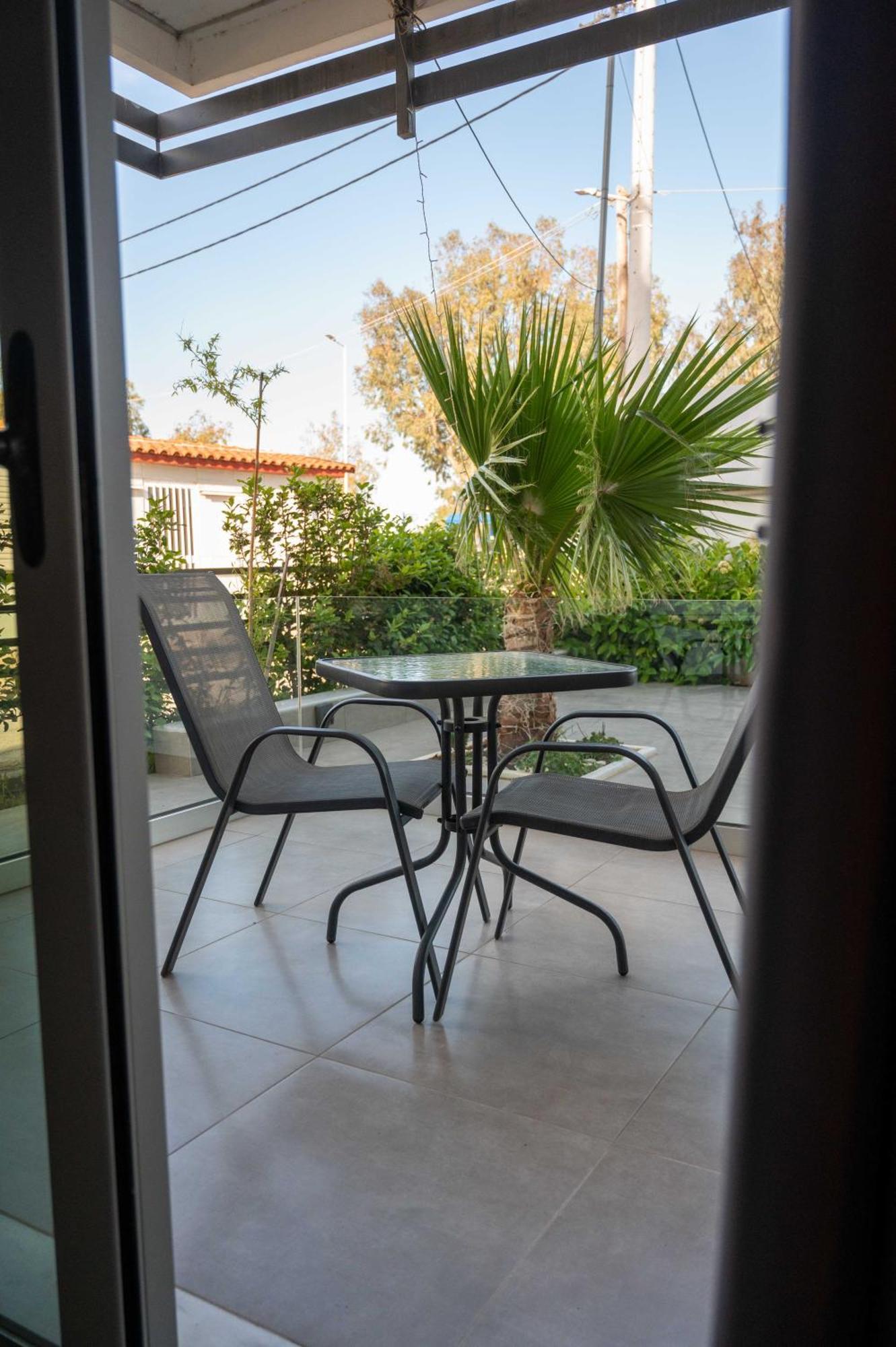 Finikas Suites & Apartments 10Min From Athens Airport Артеміда Екстер'єр фото