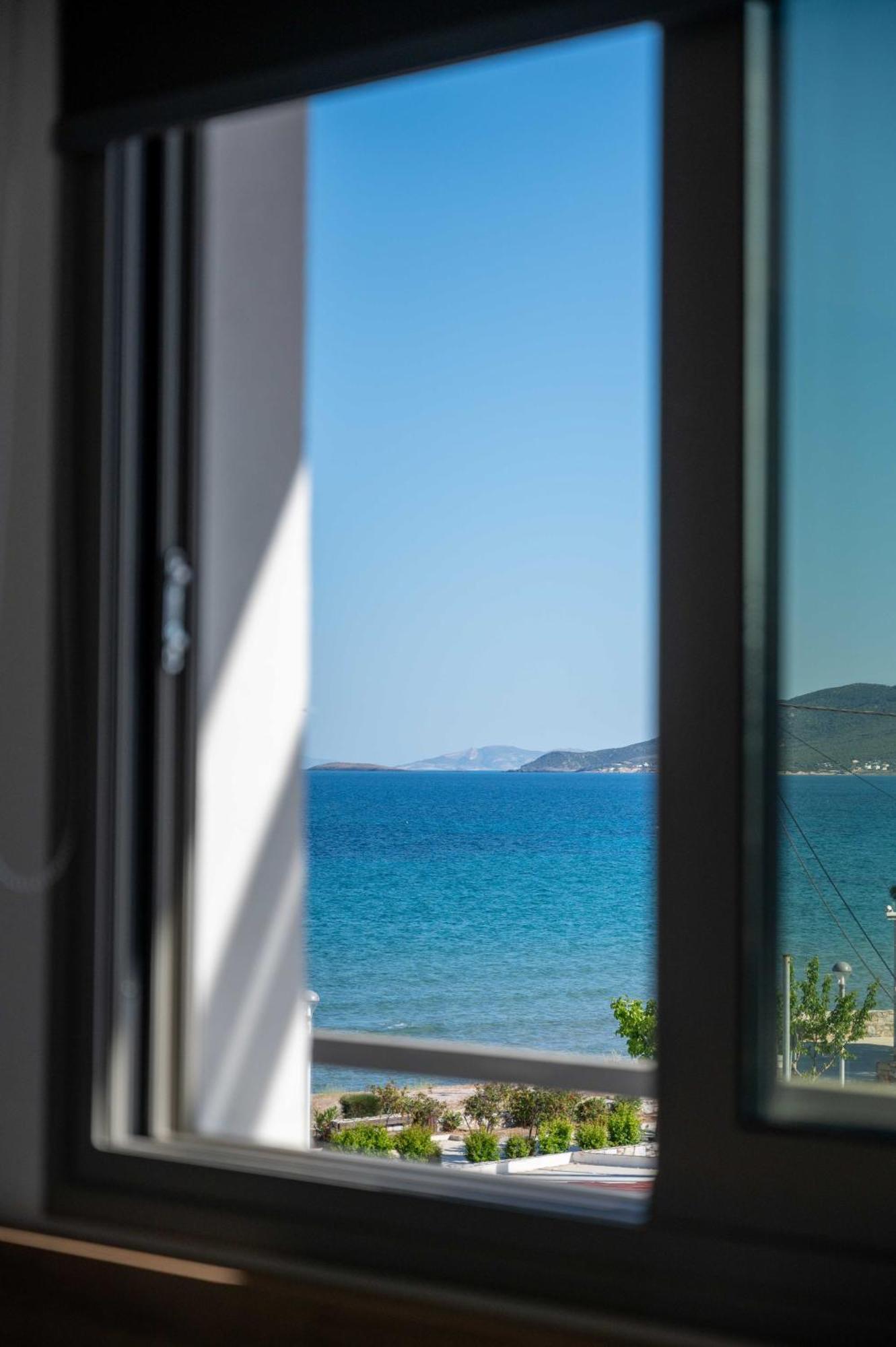 Finikas Suites & Apartments 10Min From Athens Airport Артеміда Екстер'єр фото