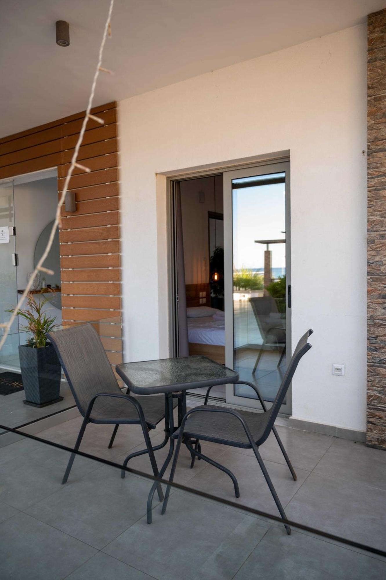 Finikas Suites & Apartments 10Min From Athens Airport Артеміда Екстер'єр фото