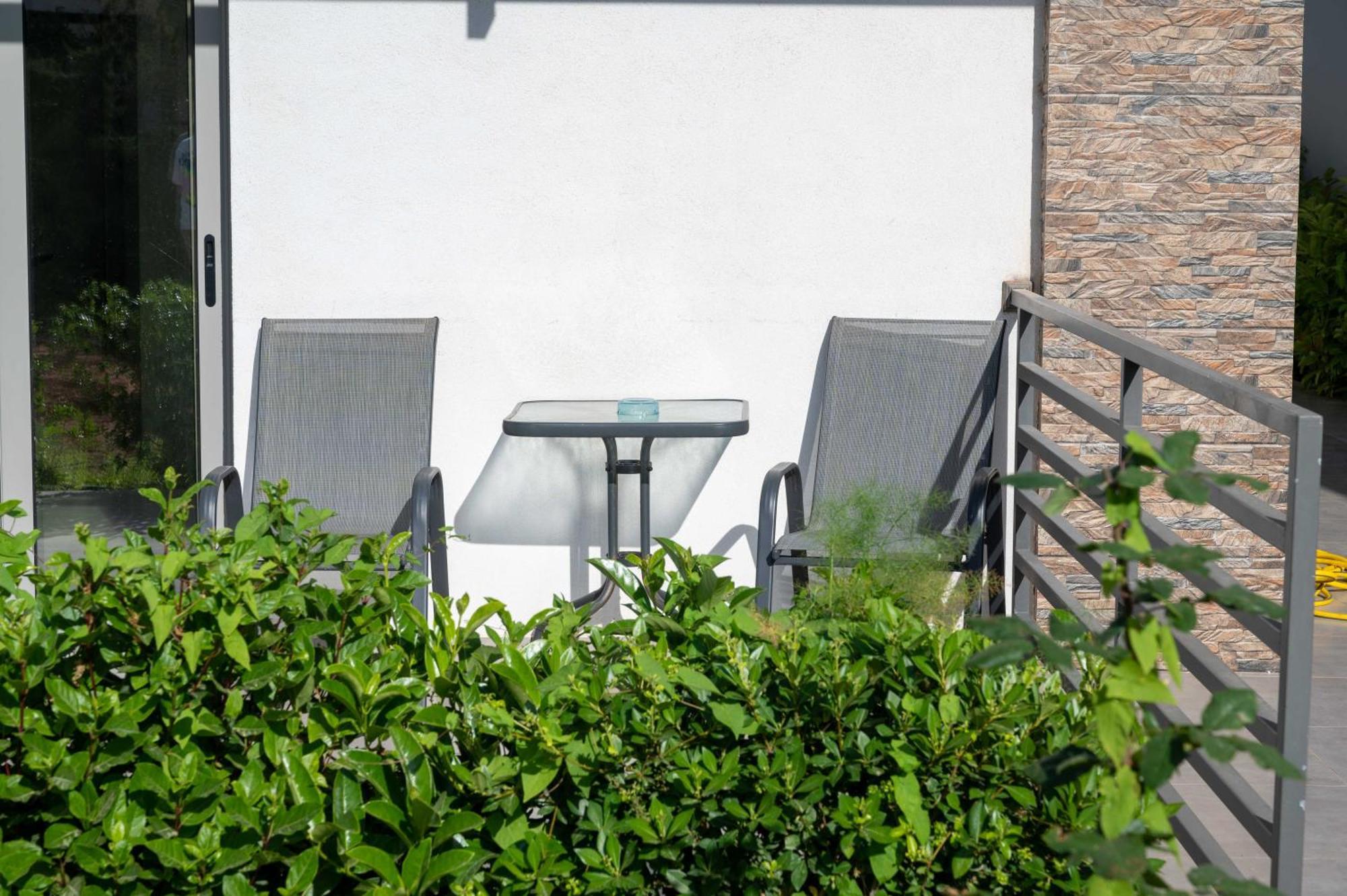 Finikas Suites & Apartments 10Min From Athens Airport Артеміда Екстер'єр фото