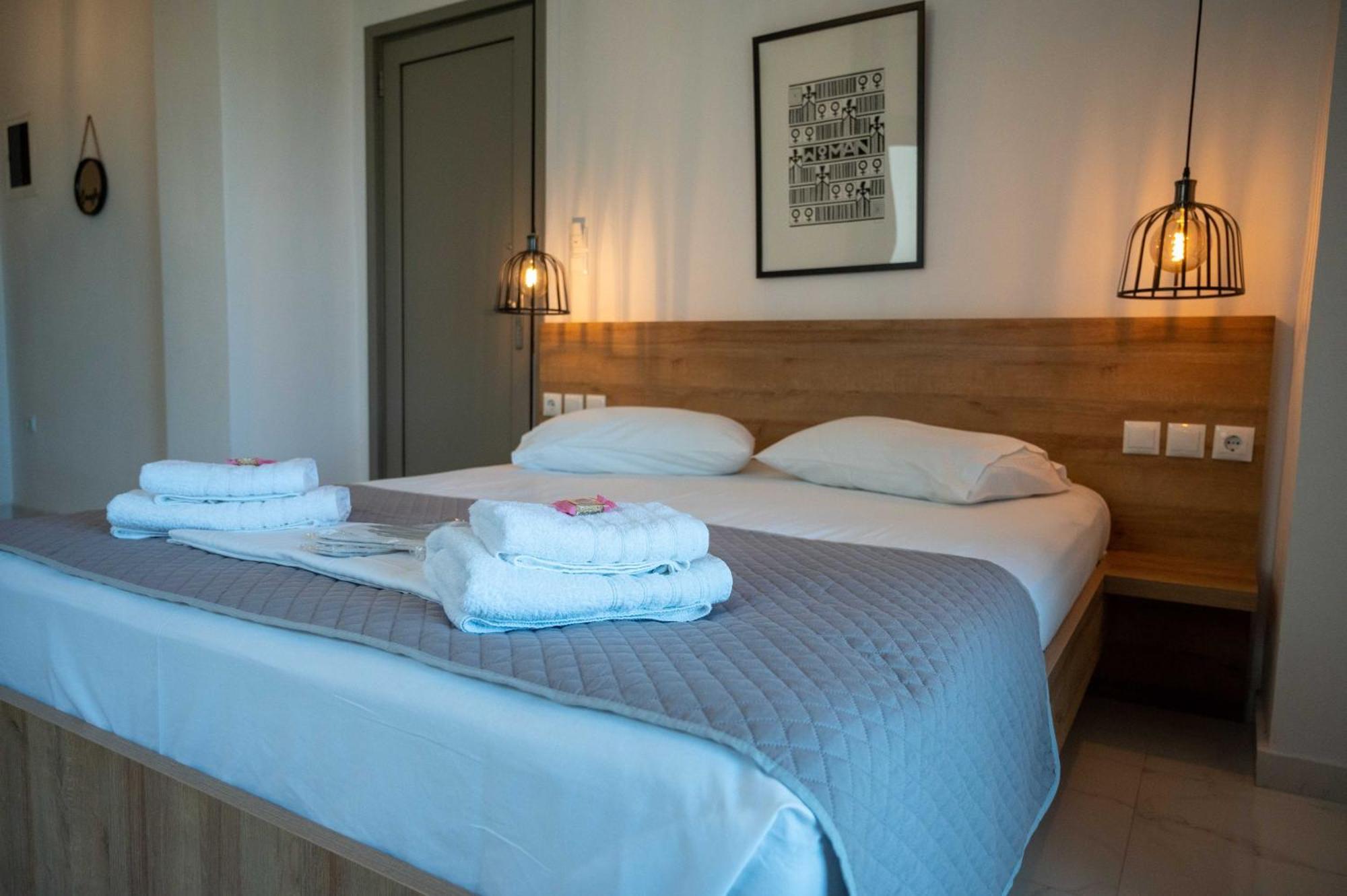 Finikas Suites & Apartments 10Min From Athens Airport Артеміда Екстер'єр фото