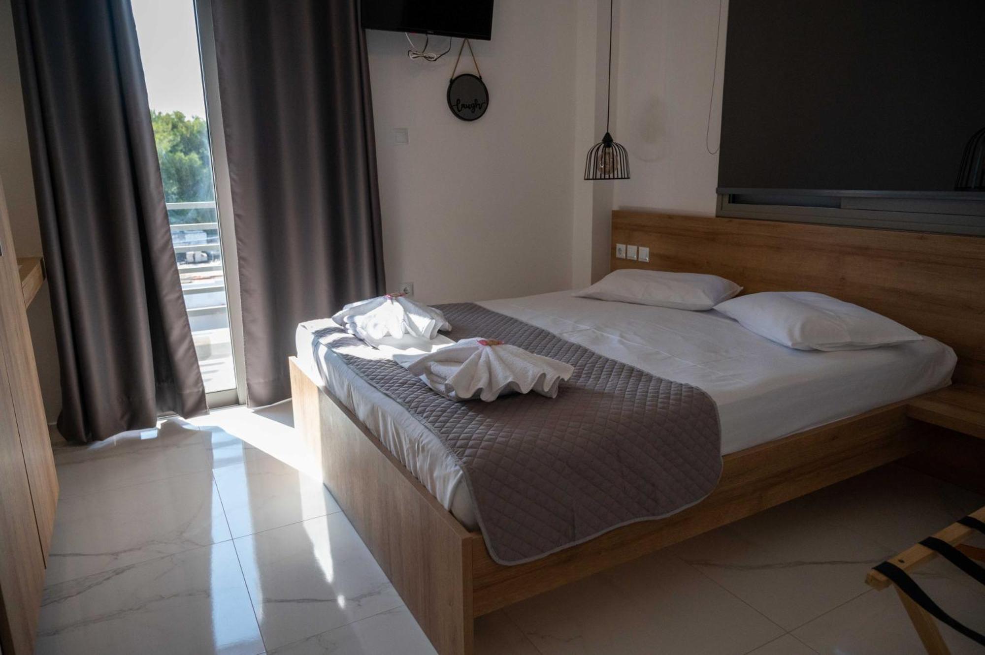 Finikas Suites & Apartments 10Min From Athens Airport Артеміда Екстер'єр фото