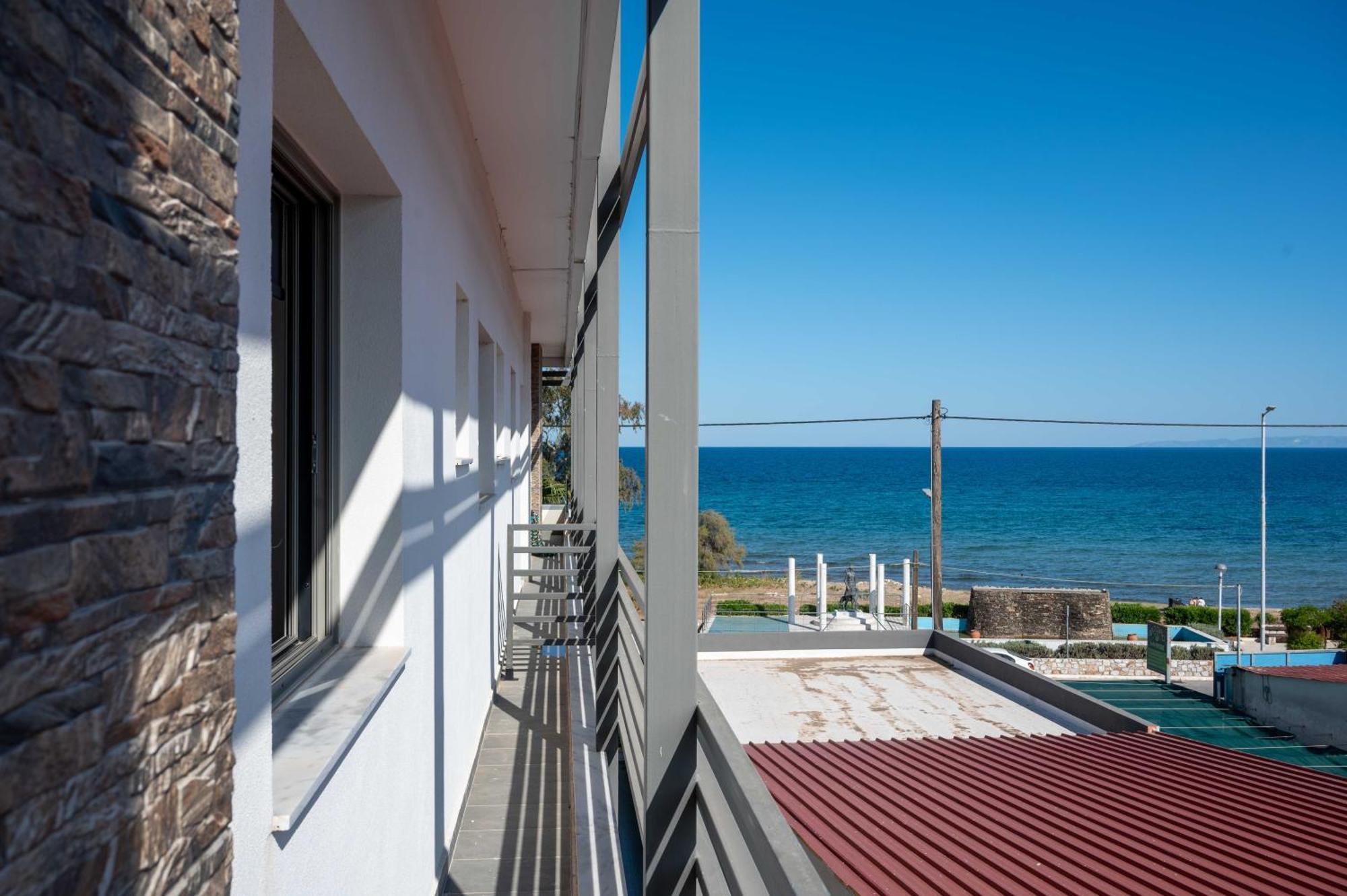 Finikas Suites & Apartments 10Min From Athens Airport Артеміда Екстер'єр фото