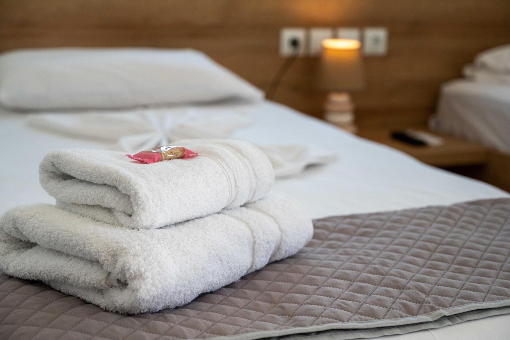Finikas Suites & Apartments 10Min From Athens Airport Артеміда Екстер'єр фото
