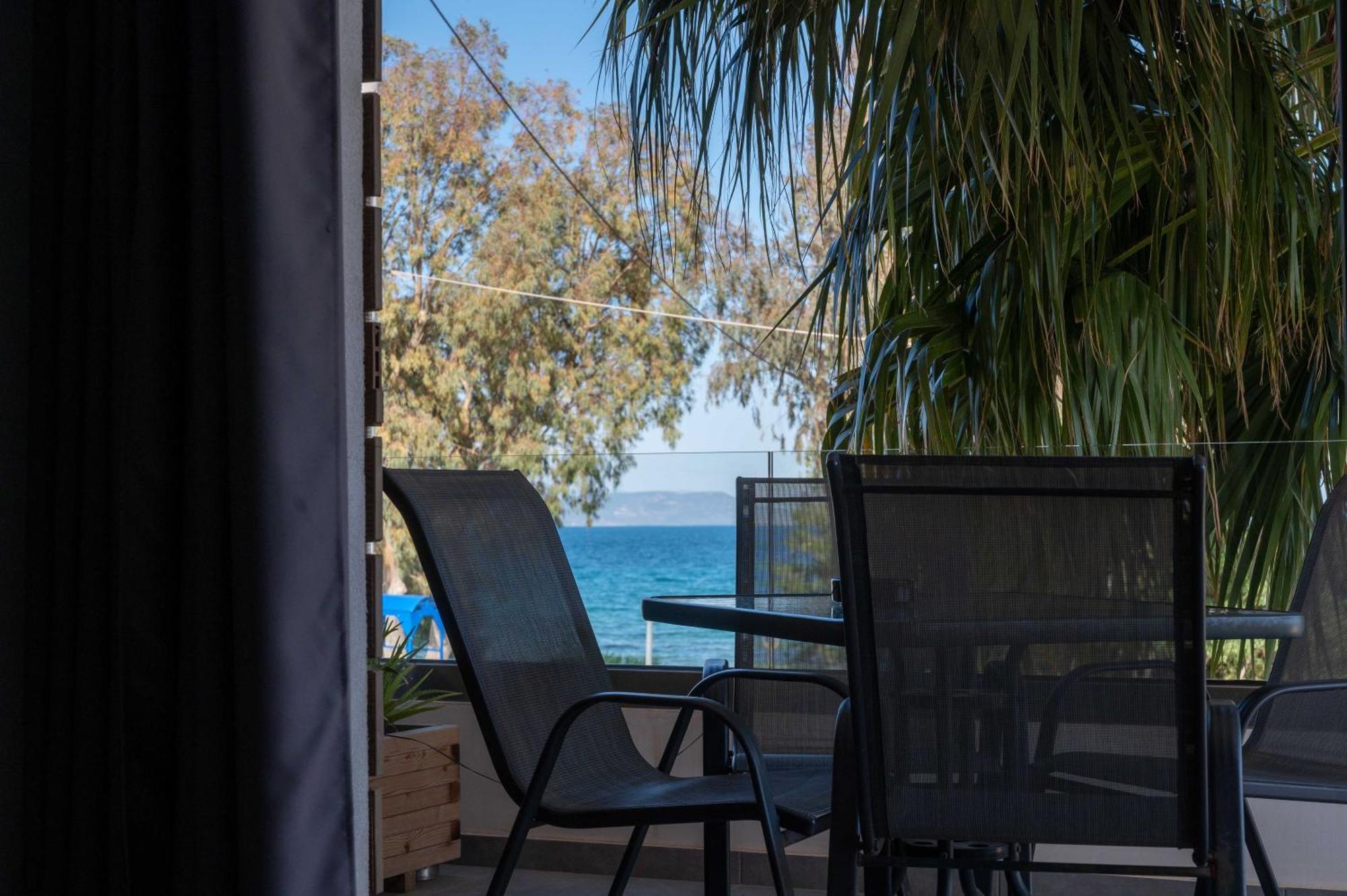 Finikas Suites & Apartments 10Min From Athens Airport Артеміда Екстер'єр фото